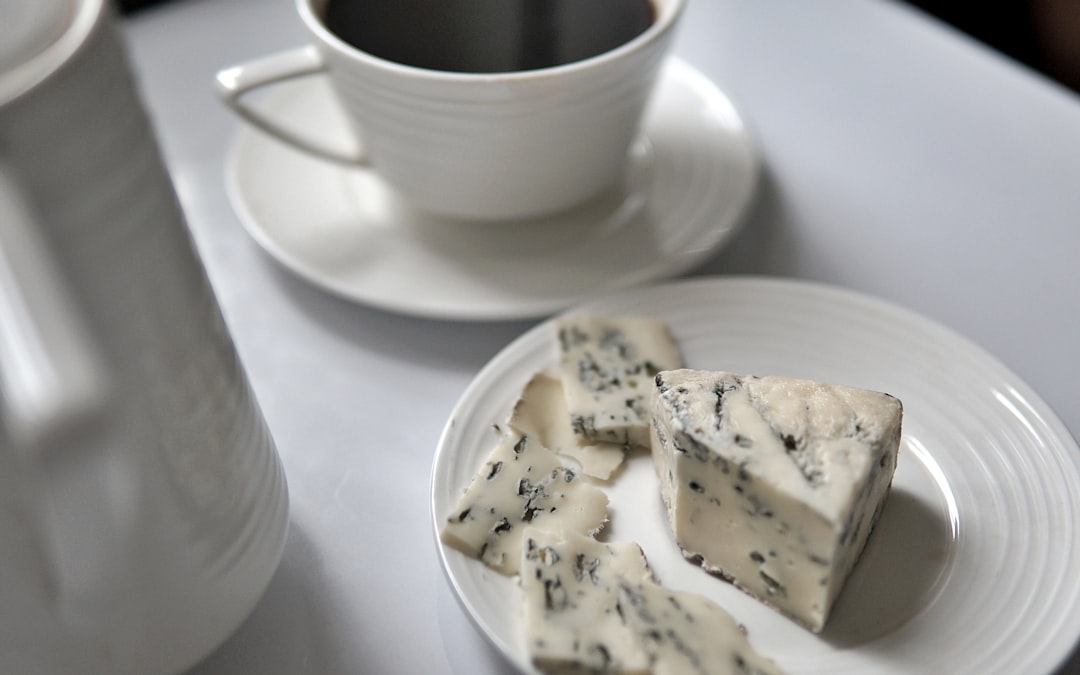 Coffee and blue cheese: a tasty treat.